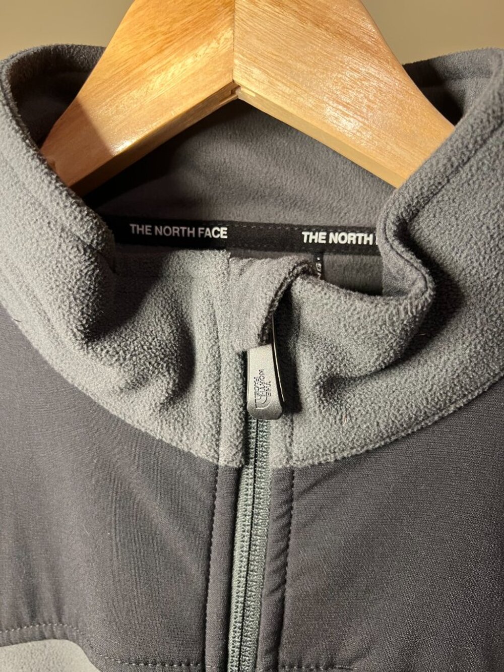 THE NORTH FACE Windstopper Hybrid Softshell Jacket Men's Size Large Black/Grey - Picture 5 of 8